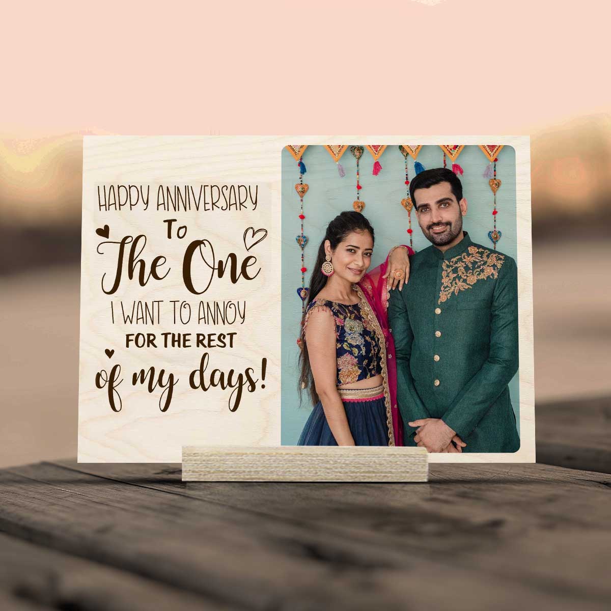 Picture Frame with Quotes in Wood with Personalized Photo Design
