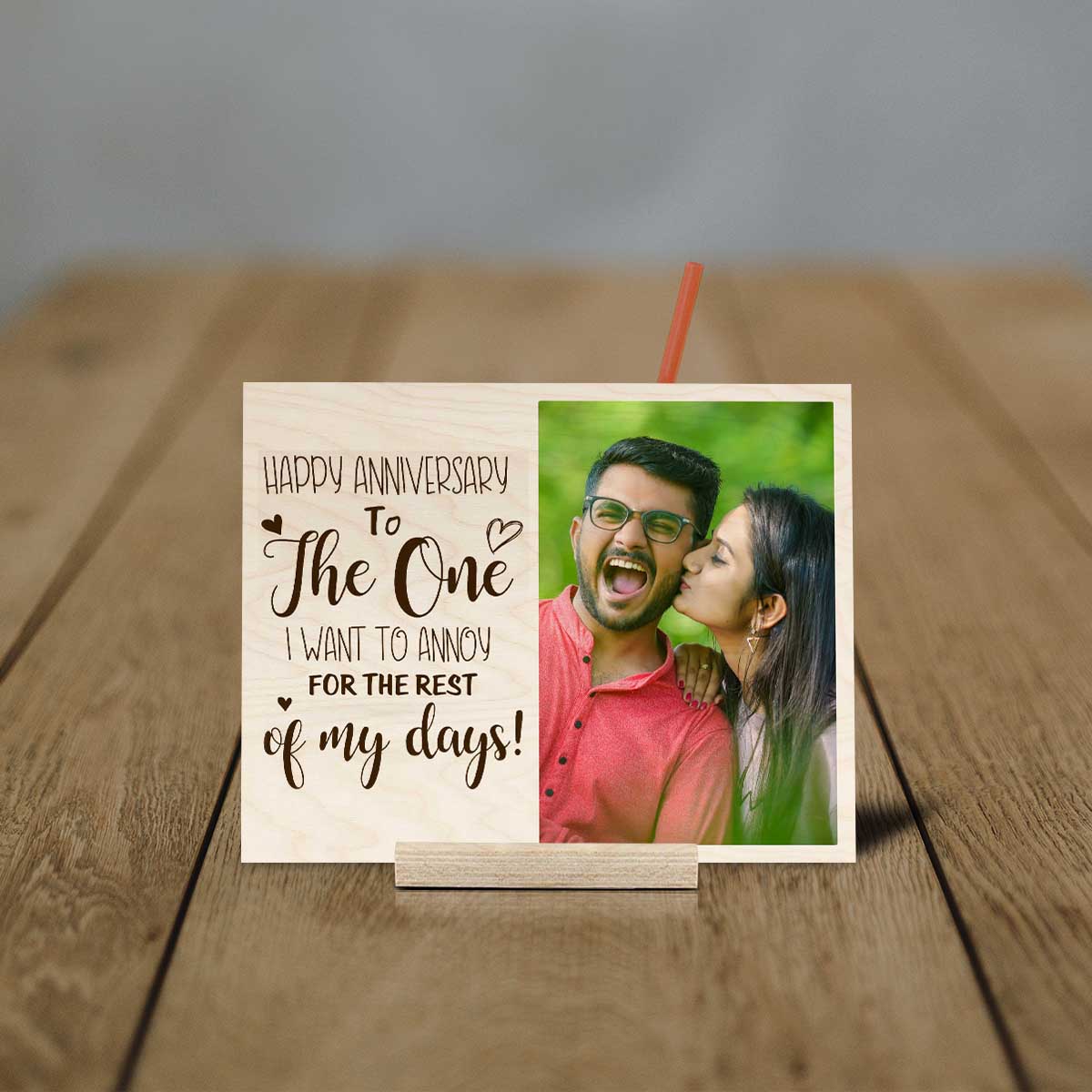 Picture Frame with Quotes in Wood with Personalized Photo Design