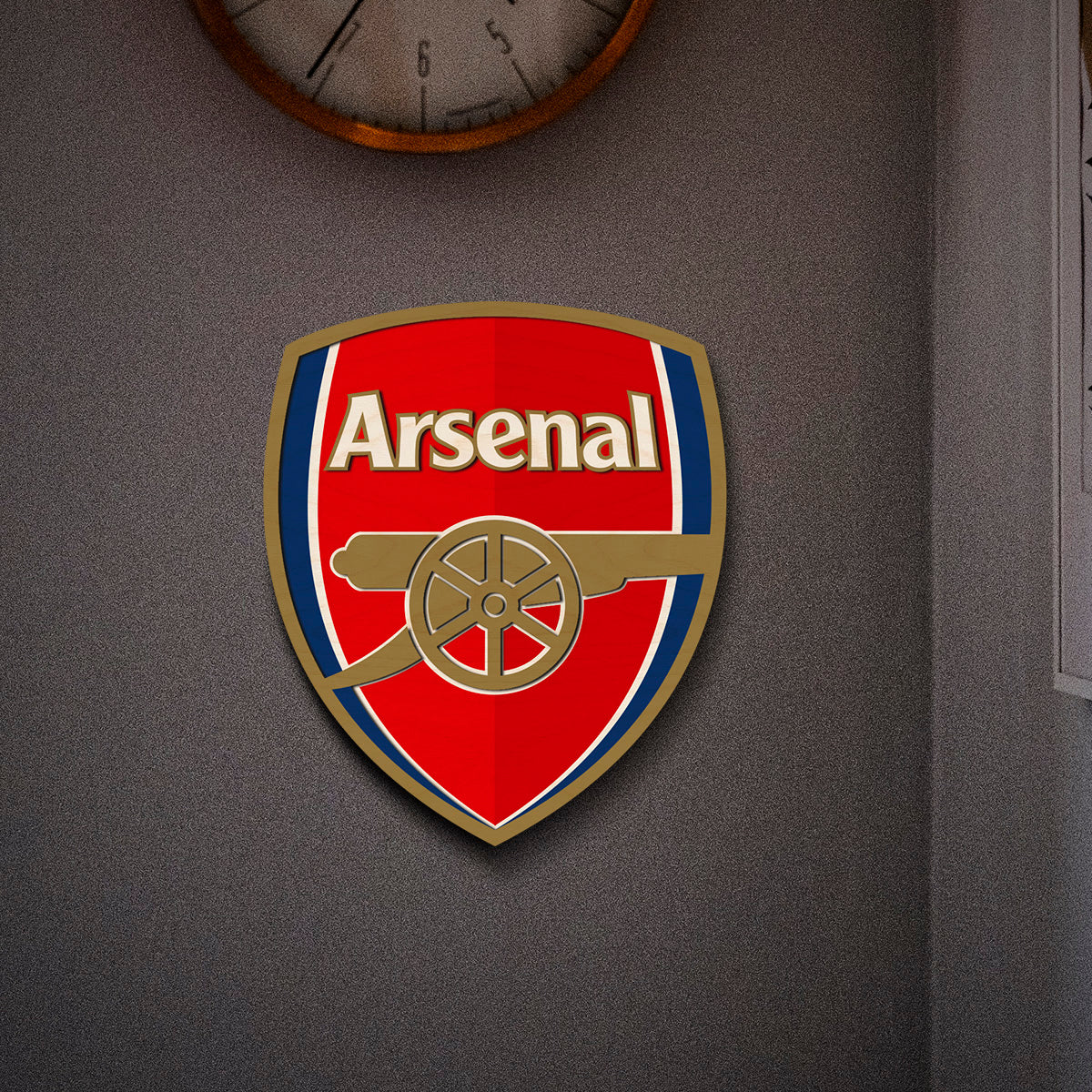 Arsenal wooden crest – handcrafted laser-cut birch club crest in red and white hand-finished and ready to wall-mount, 12 inches