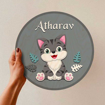 Cat name plate – round grey birch with cute tabby cat and wooden leaf cutouts