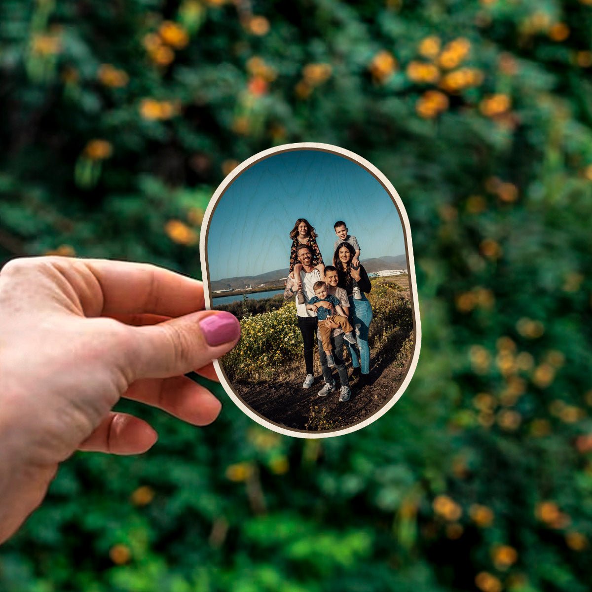 Capsule Oval Photo Magnet – Wooden Family Print - Sblossom