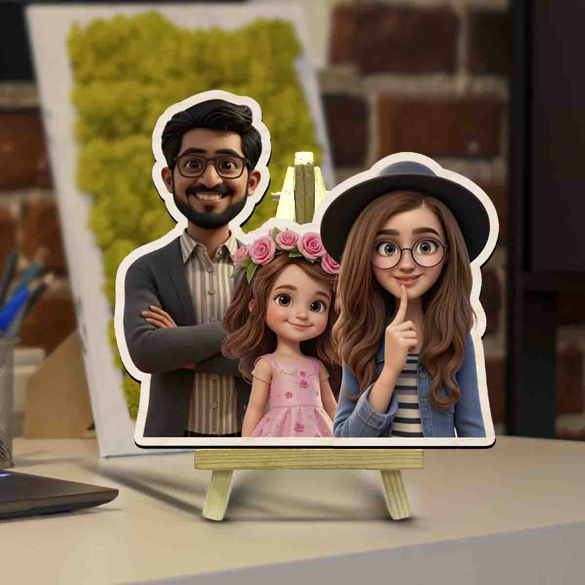 Cartoon Miniature with Stand in Wood and Personalized Family - Sblossom