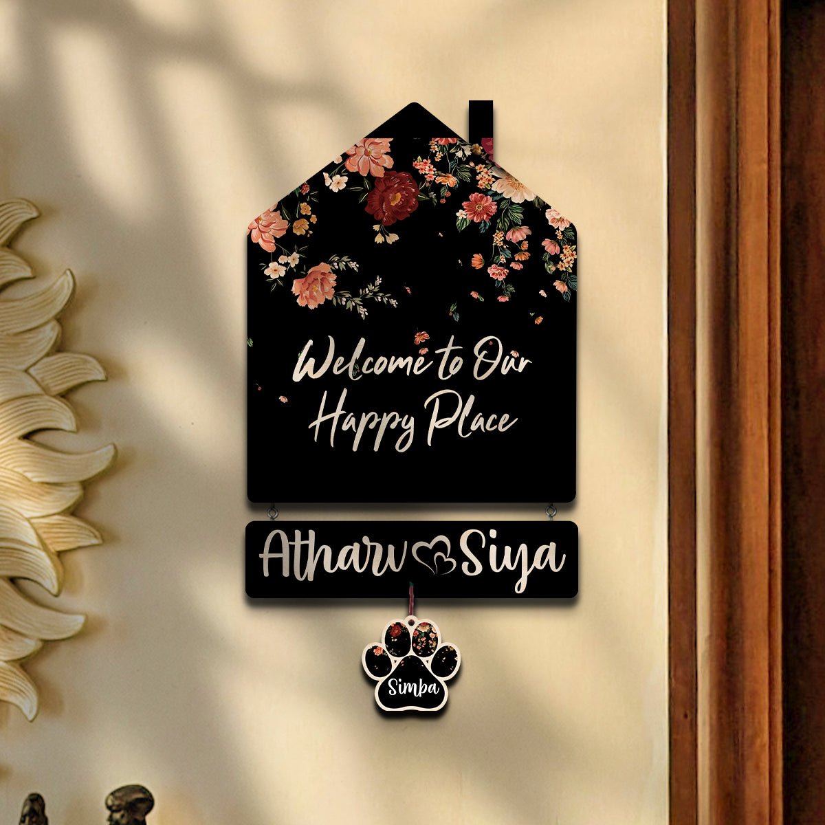 Hut Style Name Plate with Pets | Personalized - Sblossom