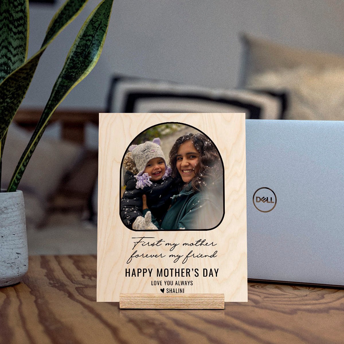 Mom Arch Frame for Mothers Day in Wood with Floral Photo - Sblossom