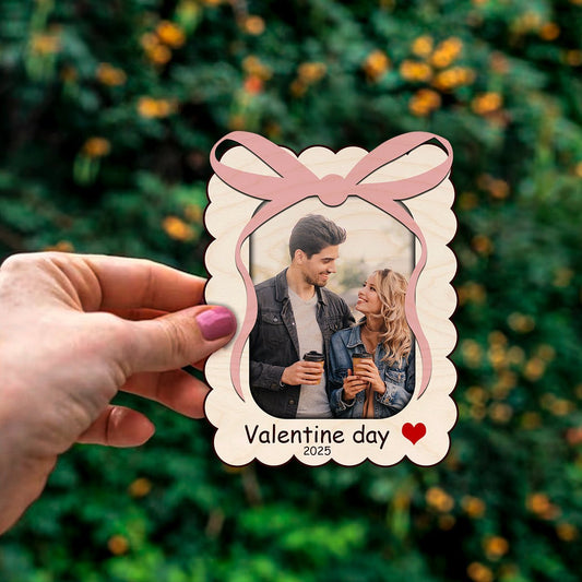 Ribbon Bow Couple Magnet in Wood with Scalloped Photo Design - Sblossom