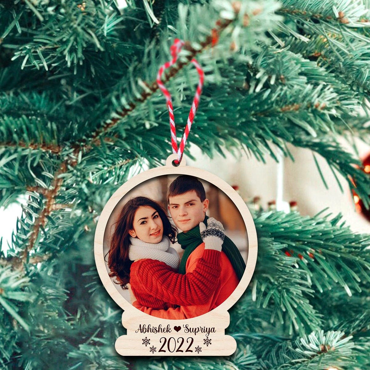 Snow Globe Photo Ornament in Wood with Personalized Christmas Frame - Sblossom