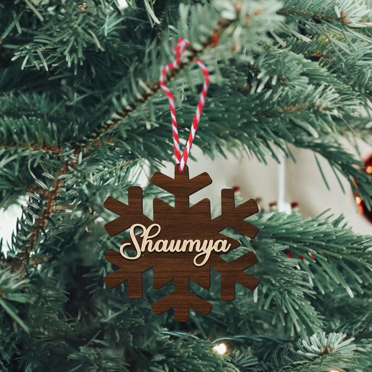 Snowflake Christmas Ornament in Wood with Personalized Name - Sblossom