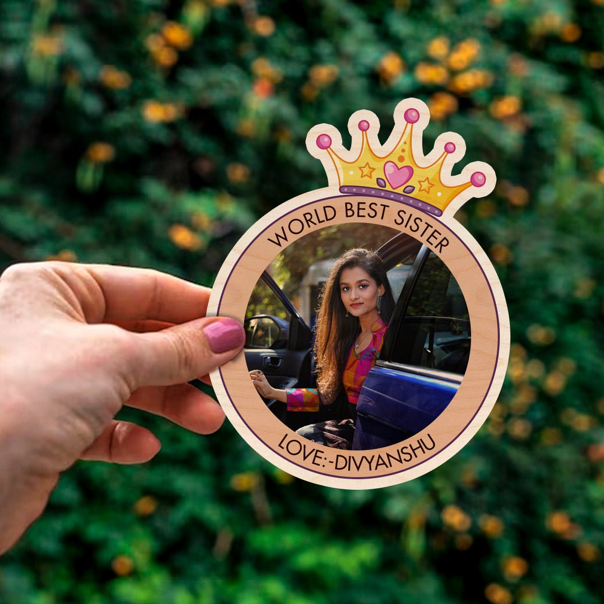 World Best Sister Magnet in Wood with Crown Circle Photo Design - Sblossom